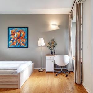 Domillion 2bdr Bright&Colorful old town apt Z35