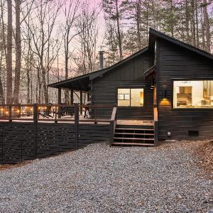 2BR Cabin Rental | Blue Ridge GA | Hot Tub Deck