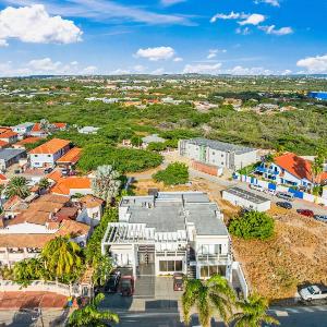2BR Escape Fully Equipped Beach Access and AC