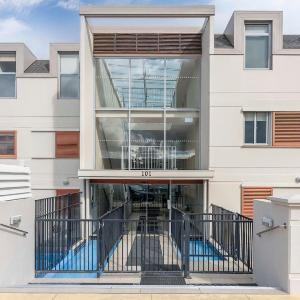 On the Edge of Town Apartment