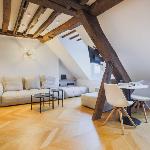 Modern flat -1BR-2P- in the heart of the Marais 