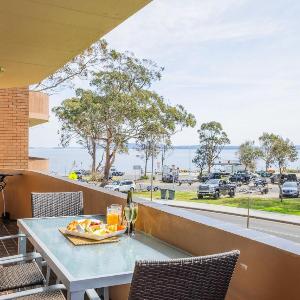 Columbia 4 12 Columbia Cl - water views and fantastic location