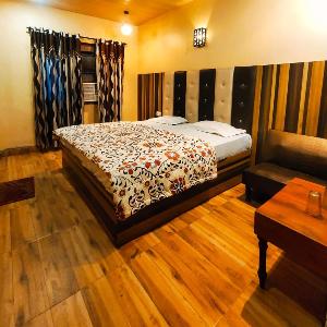 Revoli Inn Hotel JUST 5 MIN FROM GOLDEN TEMPLE