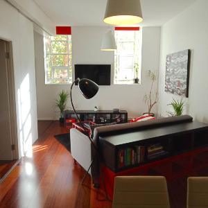 Melbourne City Oasis 2-Bedroom Art Deco Apartment with Gym Carpark Pool Wine