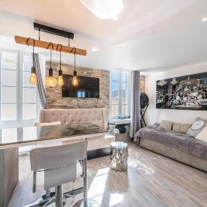 Beautiful studio rue d'Antibes