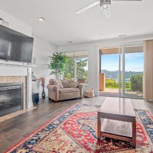 Luxury Lakefront Condo in Wisconsin Dells