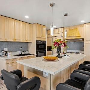 Bonita Home 4 Room- Local VIBE just 12 min to The Strip and Fremont