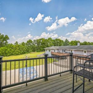 Peaceful 4BR Barn Loft Escape