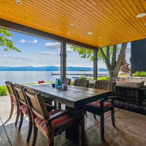 Rivers End Lake House