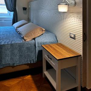 Bed and Chic art rooms