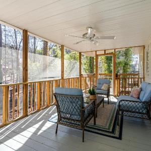 Decked Out Getaway Pine MTN Trail Pet Friendly