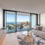 Modern 1-Bed with Tamarama Beach Views Sydney 