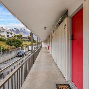 Lakeview Lookout | Lake & Mountain Views Cosy studio