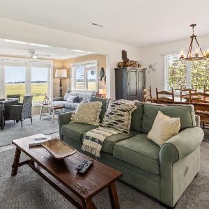 1806 Heron Point