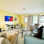 Awesome 1st floor 2BR apartment at Bay Tree