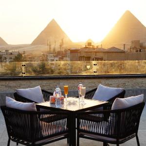 Princess Pyramids View Inn
