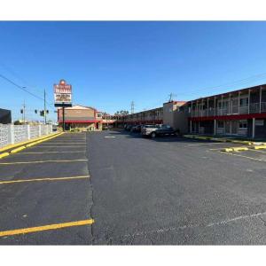 OYO Saratoga Motel