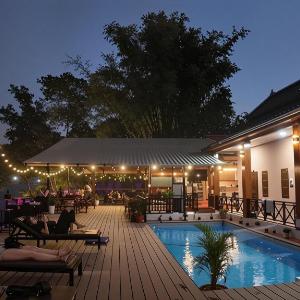 Funny Riverside Backpackers Hostel