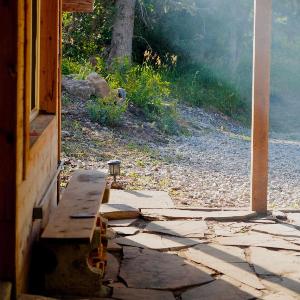 Cozy Cabin Retreat in Midway