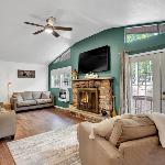 Tranquil Trails Cottage Fire Pit Cozy 3BDR Gouldsboro Pennsylvania