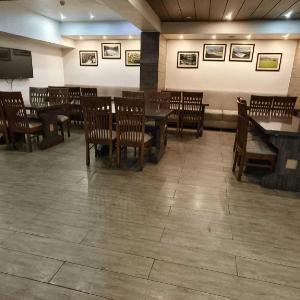 Townhouse Oak Rynjah Market Formerly Classic Comfort Hotel