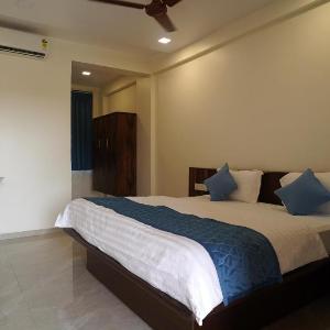 Blue Waves Resort