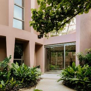 Aflora Quartz Loft Beach Club Access