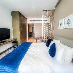 Bright And Spacious Canal View Appartment