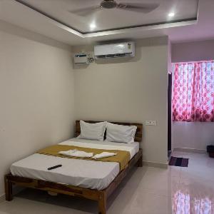Hotel O Eswar Grand Palace Perungudi