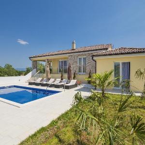 Spacious Rural Villa w pool
