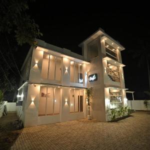 Eirlys Varkala