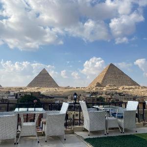 Golden Pyramids Inn