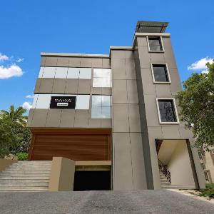 Super Townhouse Golden Temple Manikonda
