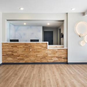 ECHO Suites Extended Stay by Wyndham Springfield Airport PLZ