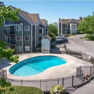 Cozy Bear Condo - Prime location just minutes from Ober Mountain downtown Gatlinburg