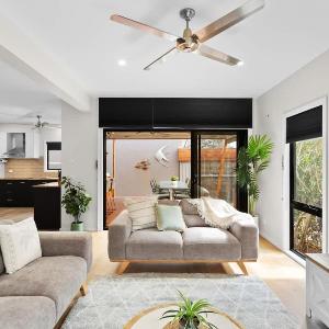 Townhouse Close to Shops and Beach