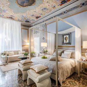 The Frescoed Tale 3 Bedrooms Apartment