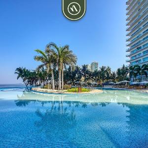 Luxury Oceanfront 2BR Condo with Private Balcony