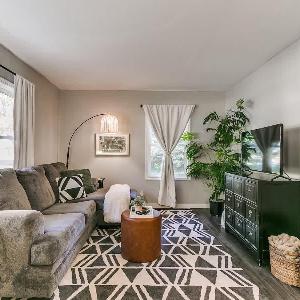 1402 Crescent
