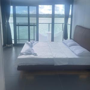 lake view apartment 湖畔别墅