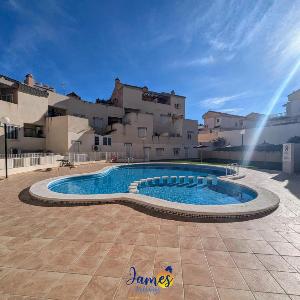 Sunny Getaway with Pool & Rooftop Views VM77