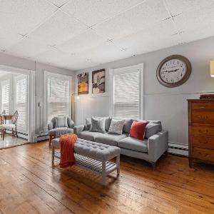 Spacious 1Bed Urban Oasis - Short & Midterm Stays