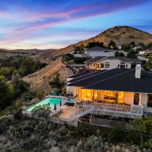 Epic Hillside Retreat Htd Pool HotTub Golf 4400sf