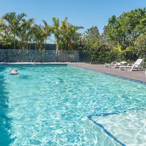 East Village Poolside Apartment - 15 Min to Brisbane Airport