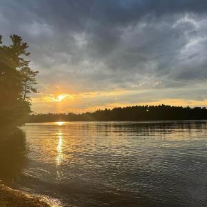 New 5BR Lakehouse on Round Lake Private Waterfront Estate Dock Fire Pit Panoramic Lake Views