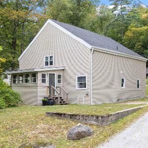 Post & Beam - SHARED 4 Bedroom 1 Bath Home On Pond - Shared 4 Bedrooms Available