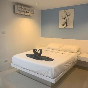 Patong gray house