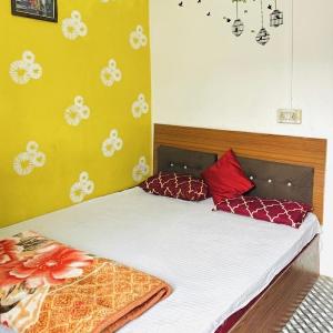 SP guest house 15 km from kashi vishawanath