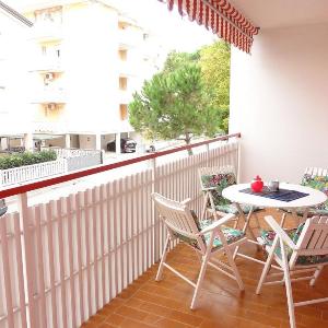 Apartment with pool access and terrace
