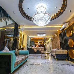 Taj Ronal Luxury Hotels